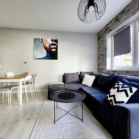 Apartstars - Powstancow #32 With Terrace Rzeszów Zewnętrze zdjęcie