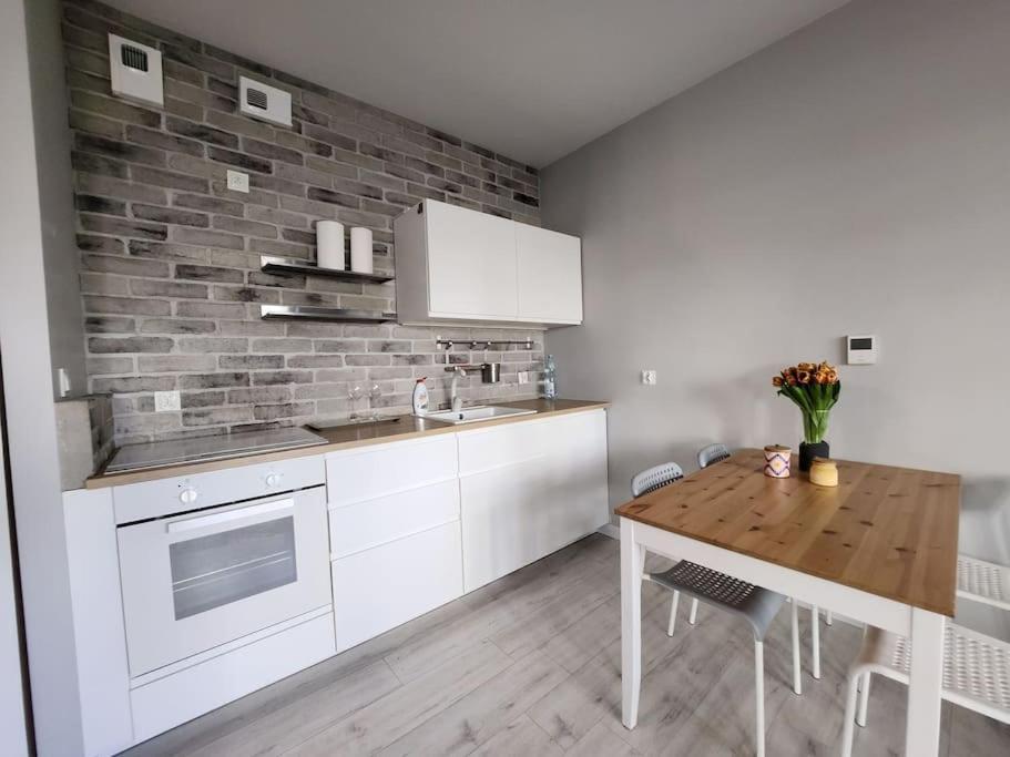 Apartstars - Powstancow #32 With Terrace Rzeszów Zewnętrze zdjęcie
